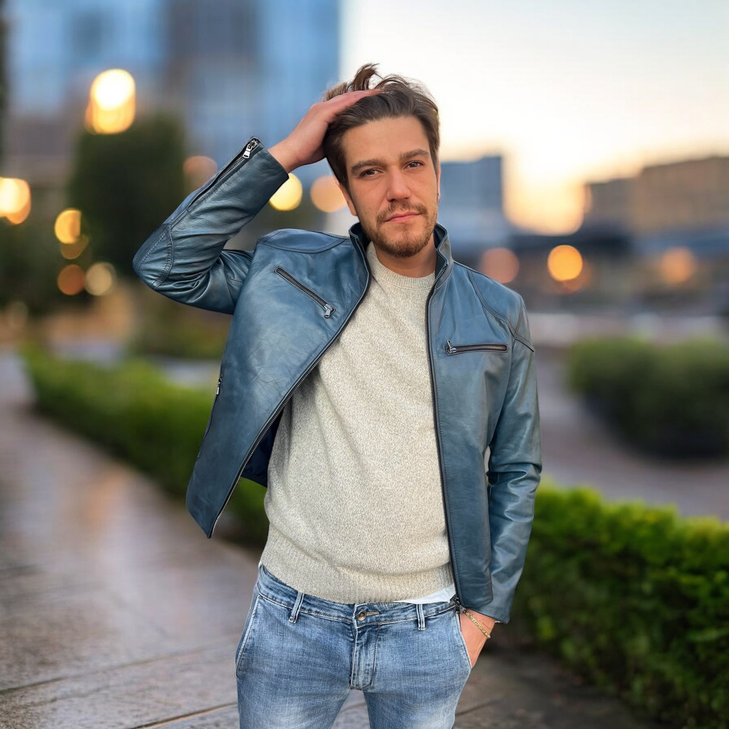 BIKER IN BLU